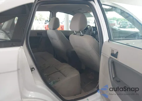 2008 Ford Focus Se/Ses z USA, uszkodzony, nr VIN 1FAHP35N08W161774